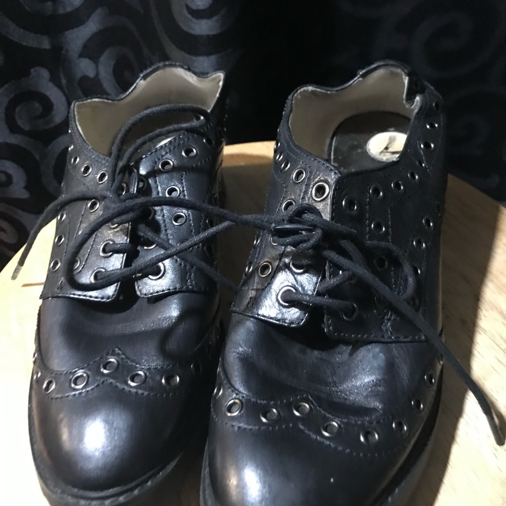 Black lace up MK shoe